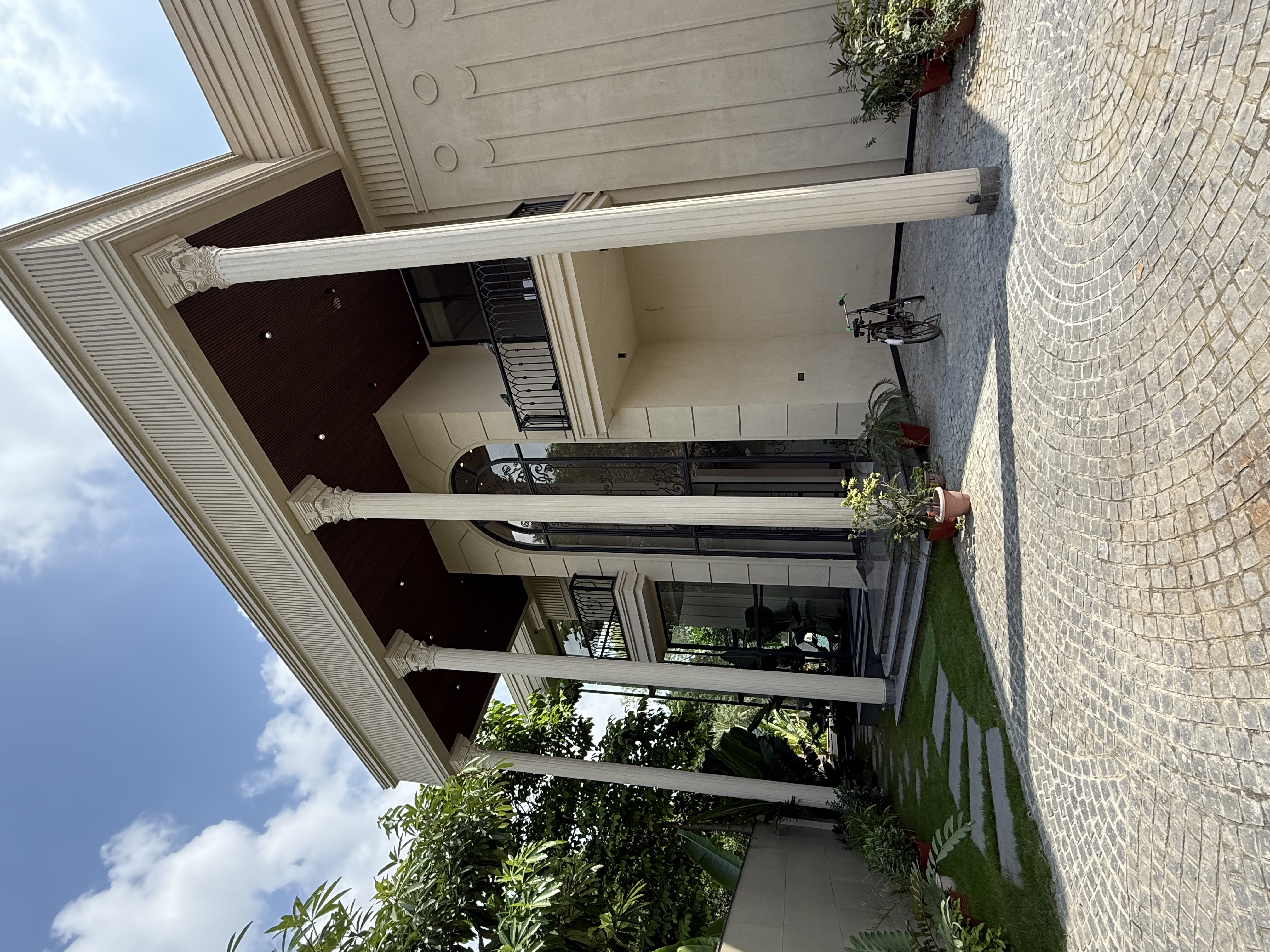 Farmhouse for sale in Sultanpur Farms new delhi